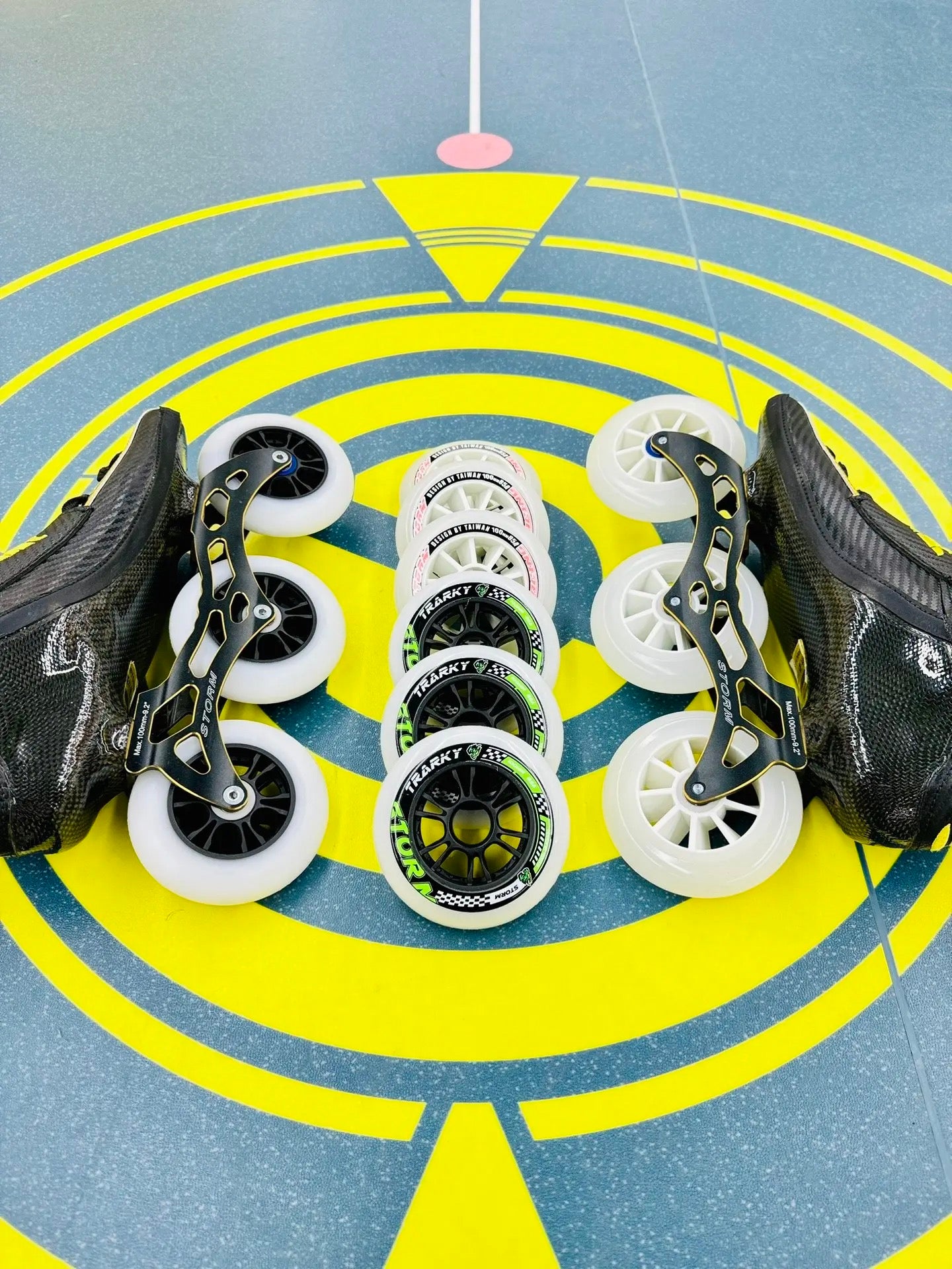 Storm T1 Speed Slalom Skates-Black Gold