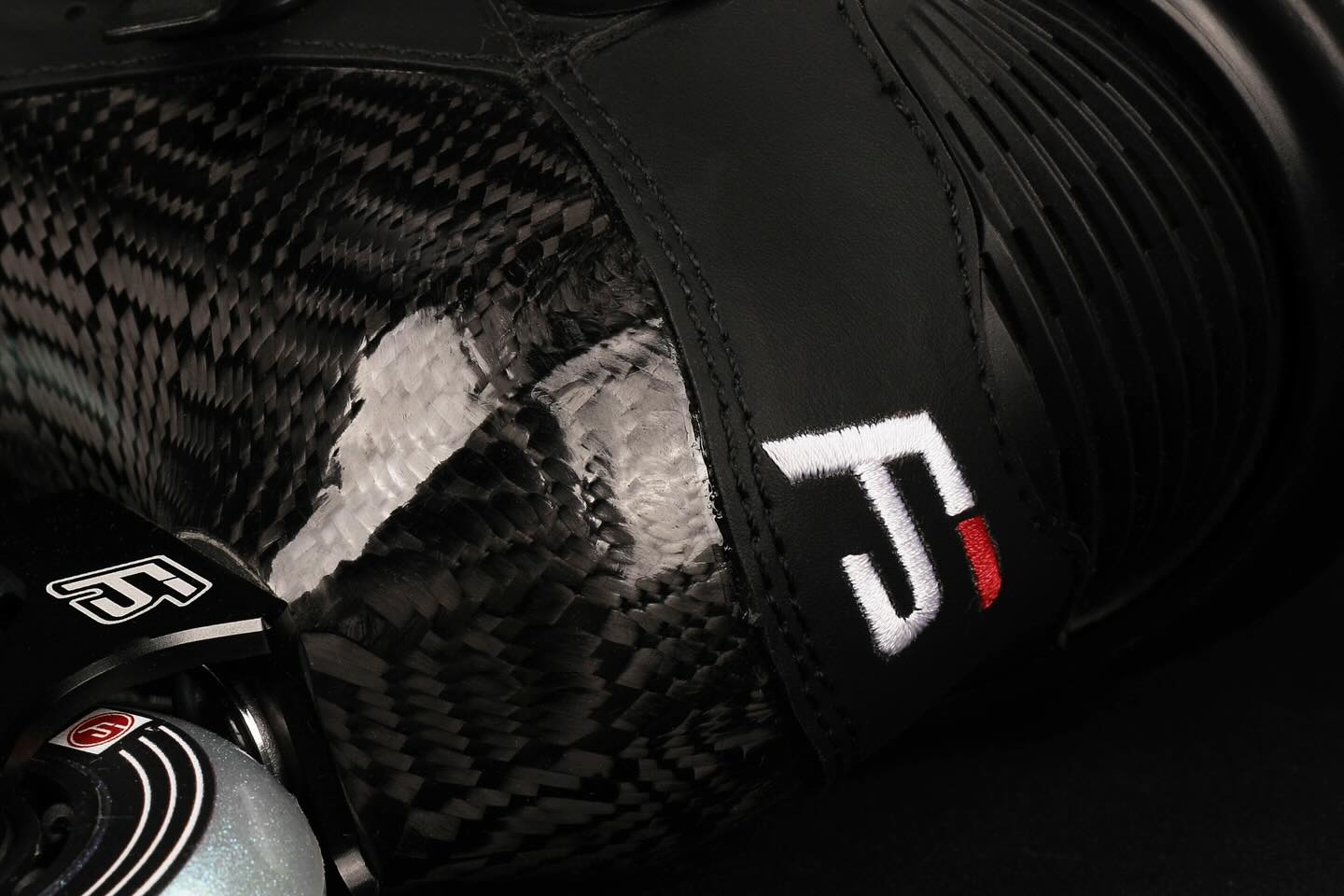 FREESTYLE CSS Carbon Inline Skates-Black