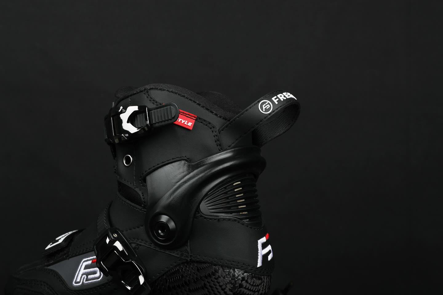 FREESTYLE CSS Carbon Inline Skates-Black
